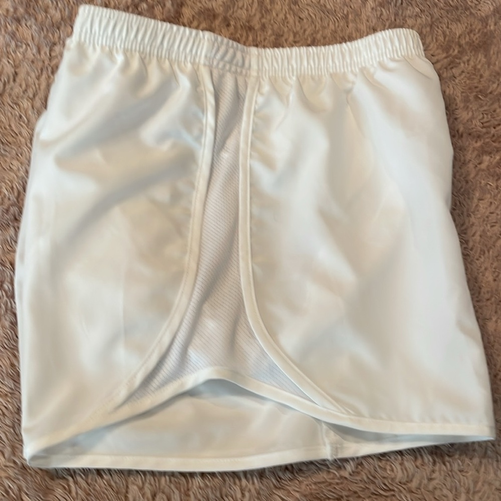 Nike Athletic Shorts NWOT - size girls large - Picture 5 of 10